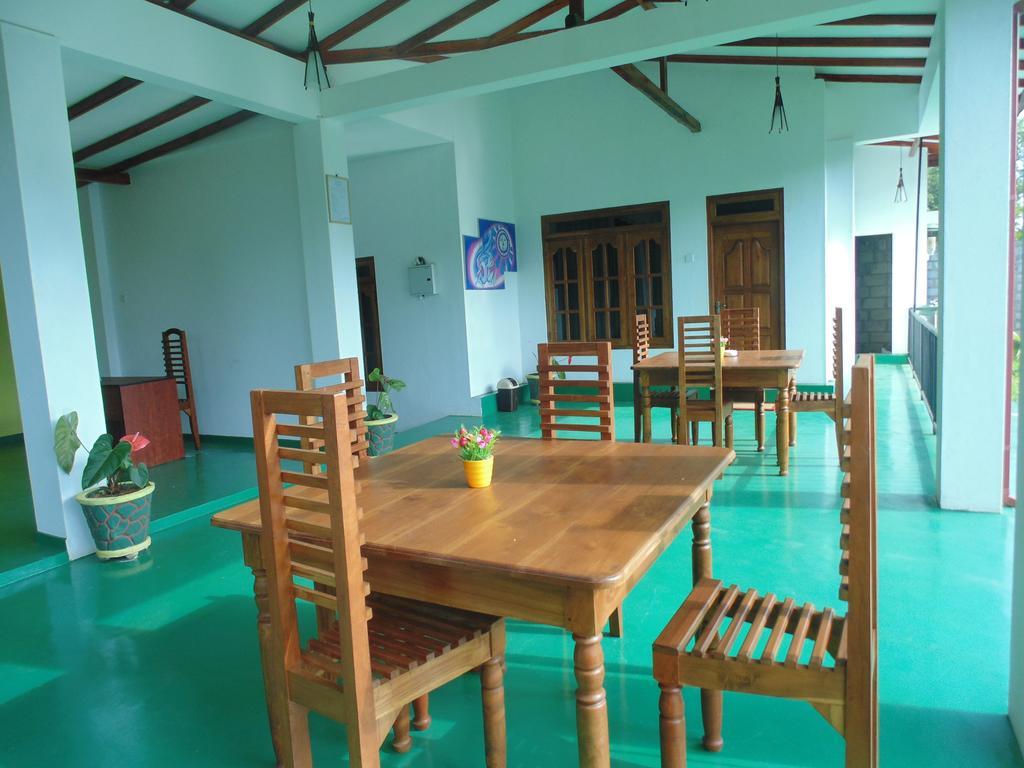 White Eagle Hotel Sigiriya Exterior foto