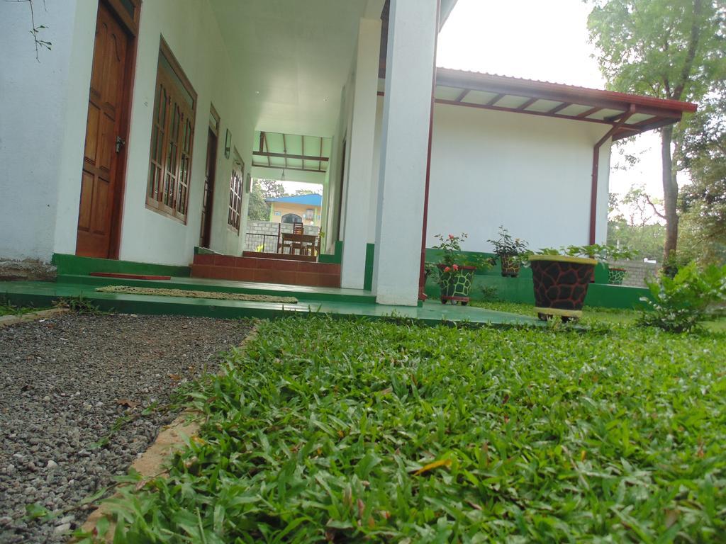 White Eagle Hotel Sigiriya Exterior foto