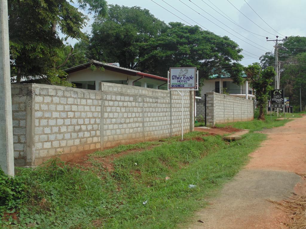 White Eagle Hotel Sigiriya Exterior foto